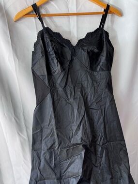 Source Unknown Black Lace-Trim Slip Chemise
